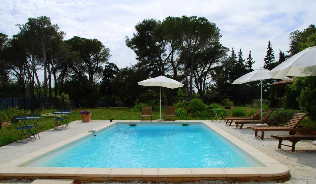 La Coudouliere Hotel Saint-Rémy-de-Provence Buitenkant foto